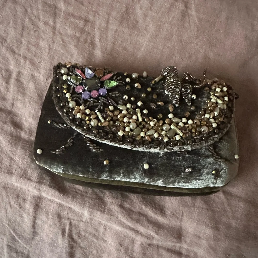 Mary Frances Embellished Velvet & Beaded Crossbody Excellent  Condition - Picture 6 of 6